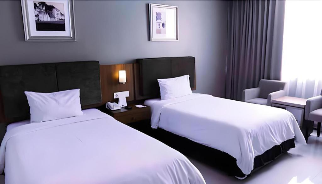 Grage Hotel Cirebon Exterior photo